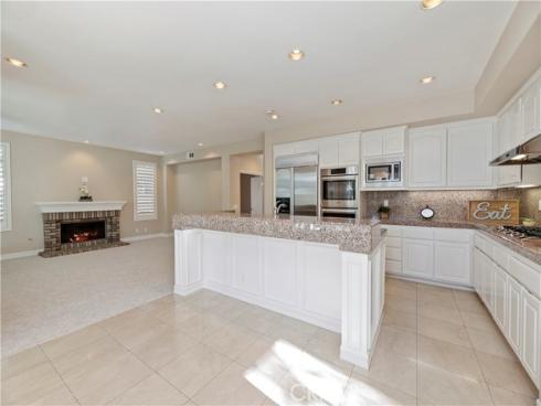 8 Nidden , Irvine, CA