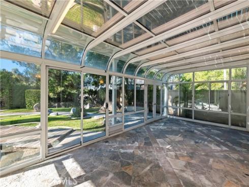 8 Nidden , Irvine, CA