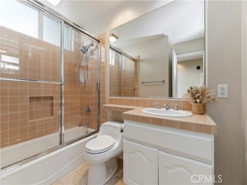 8 Nidden , Irvine, CA