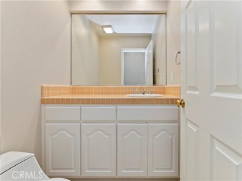 8 Nidden , Irvine, CA