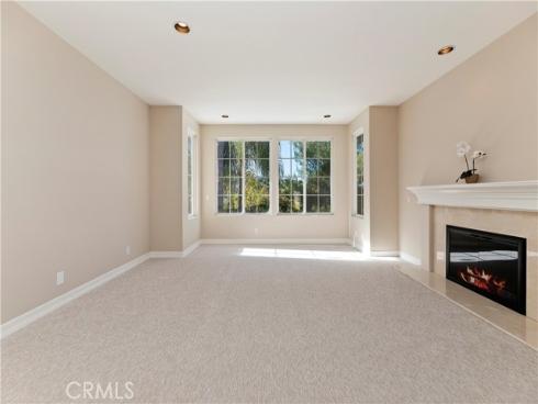 8 Nidden , Irvine, CA