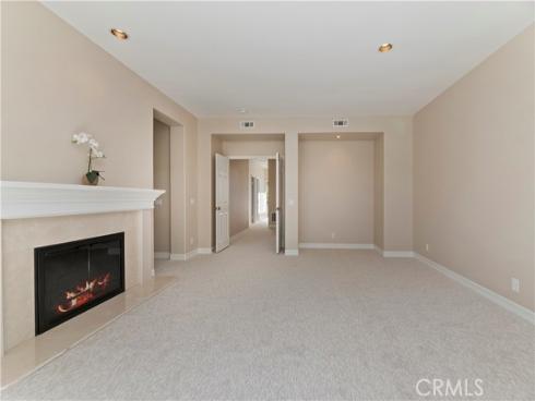 8 Nidden , Irvine, CA