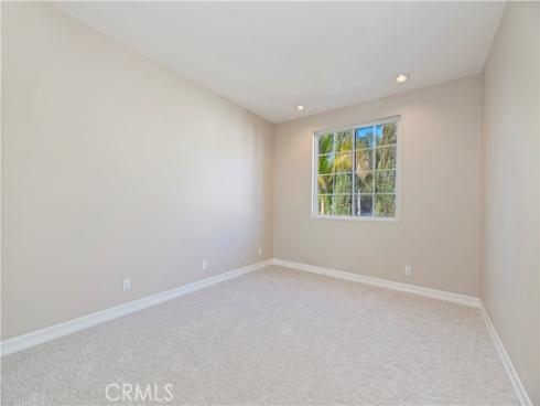 8 Nidden , Irvine, CA