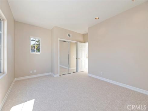 8 Nidden , Irvine, CA