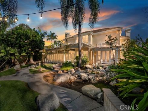 8 Nidden , Irvine, CA