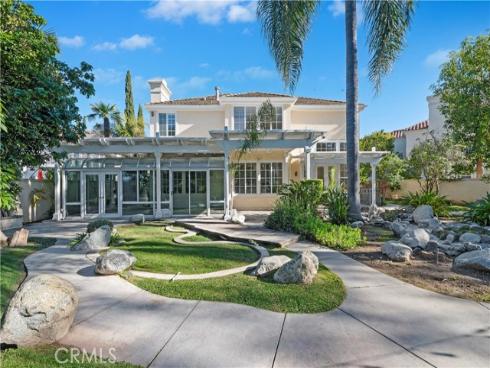 8 Nidden , Irvine, CA