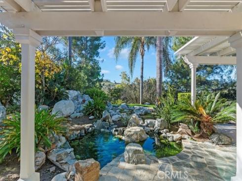 8 Nidden , Irvine, CA