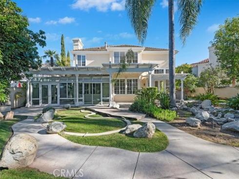 8 Nidden , Irvine, CA