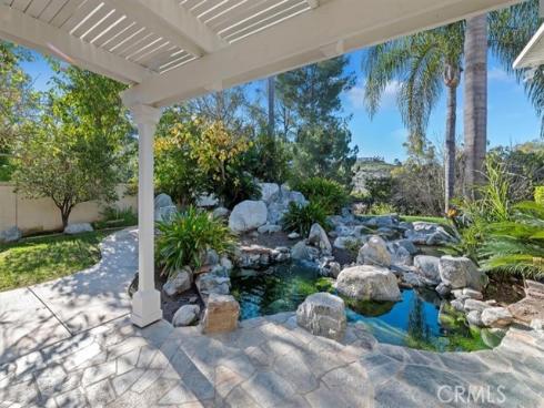 8 Nidden , Irvine, CA