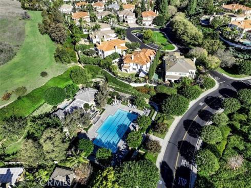 8 Nidden , Irvine, CA