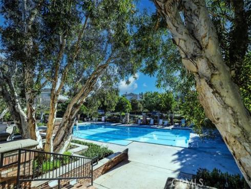 8 Nidden , Irvine, CA