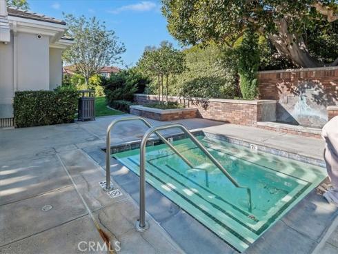 8 Nidden , Irvine, CA