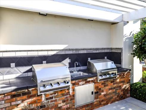 8 Nidden , Irvine, CA