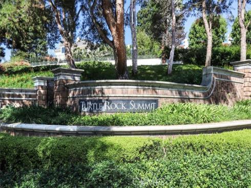 8 Nidden , Irvine, CA