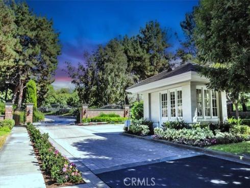 8 Nidden , Irvine, CA