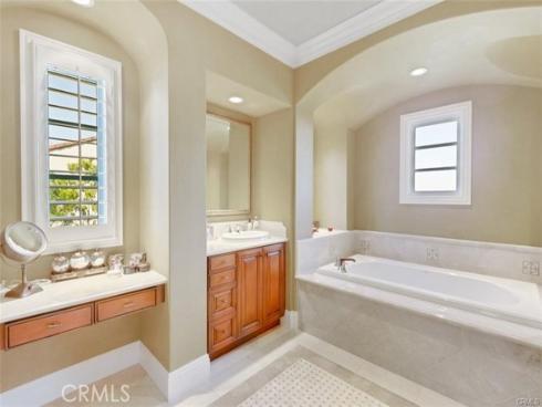 21 Ridgeview , Irvine, CA