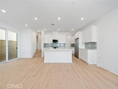 322 Proctor , Irvine, CA