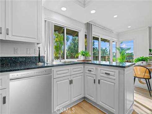 19 Las Brisas 10 , Irvine, CA