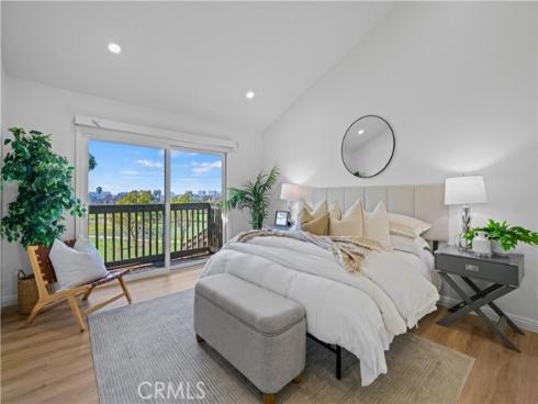 19 Las Brisas 10 , Irvine, CA