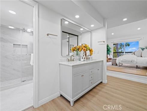 19 Las Brisas 10 , Irvine, CA