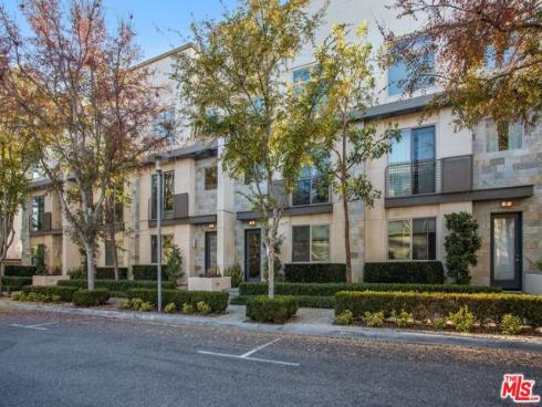 25 Delancy , Irvine, CA