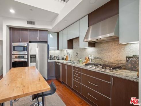 25 Delancy , Irvine, CA