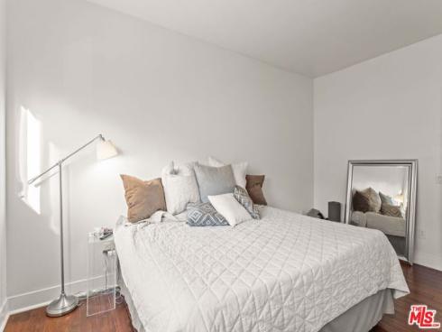 25 Delancy , Irvine, CA