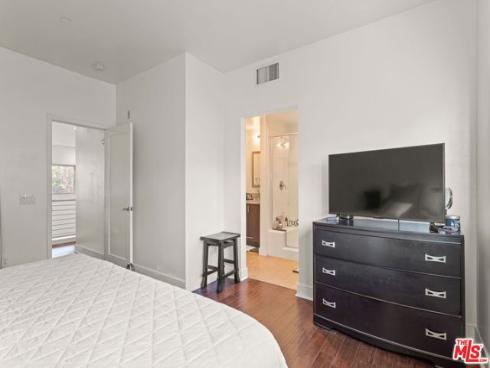 25 Delancy , Irvine, CA