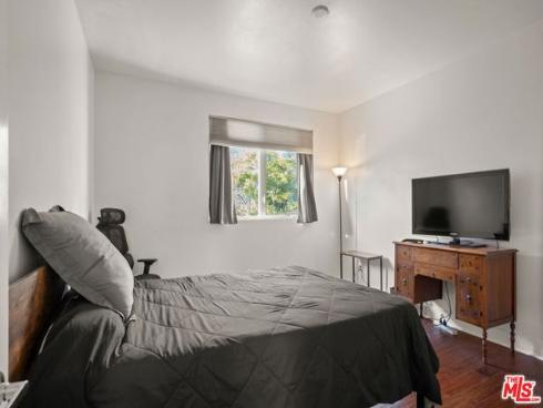 25 Delancy , Irvine, CA