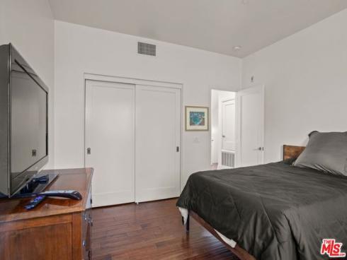 25 Delancy , Irvine, CA