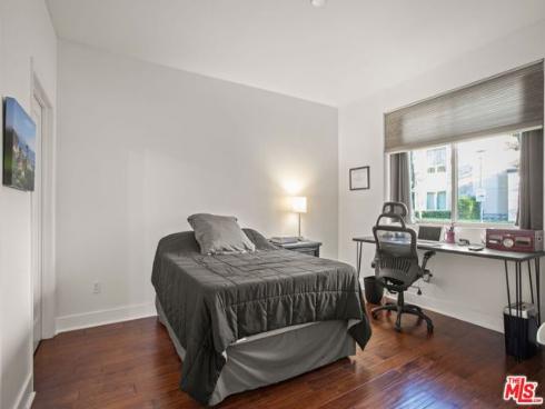 25 Delancy , Irvine, CA