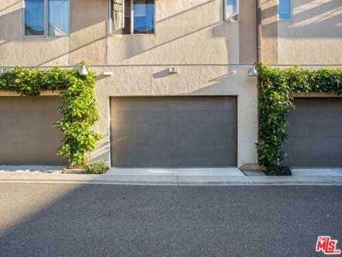 25 Delancy , Irvine, CA