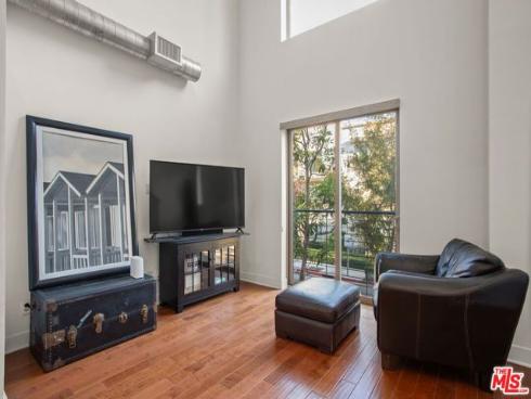 25 Delancy , Irvine, CA