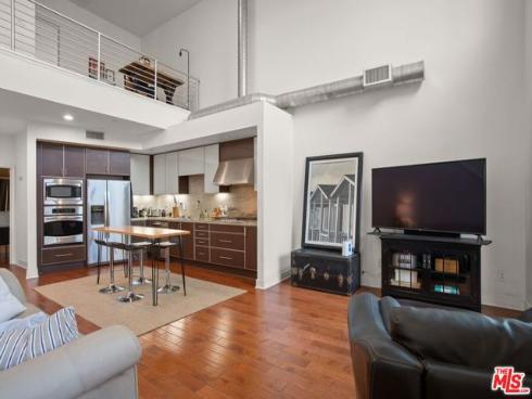 25 Delancy , Irvine, CA