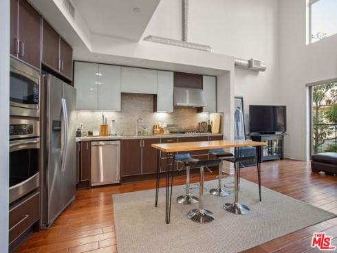 25 Delancy , Irvine, CA