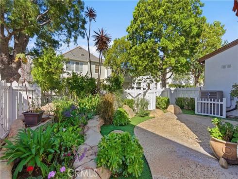 55  Essex  , Irvine, CA