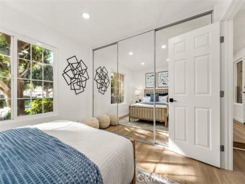 12 Woodleaf , Irvine, CA