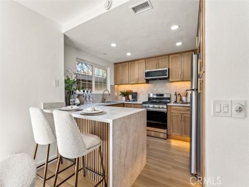 12 Woodleaf , Irvine, CA