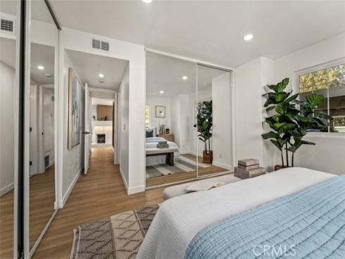 12 Woodleaf , Irvine, CA