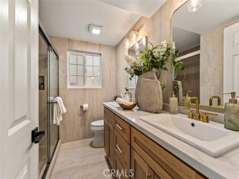 12 Woodleaf , Irvine, CA