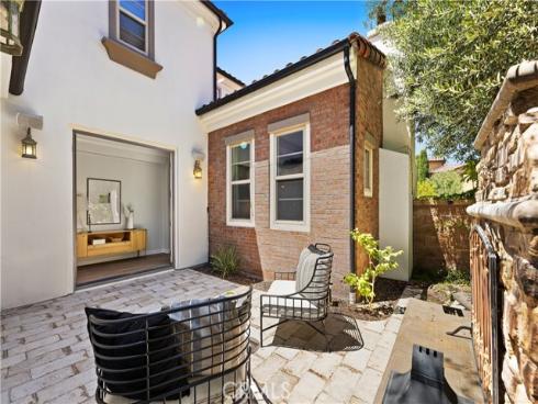 54 Valley Terrace , Irvine, CA