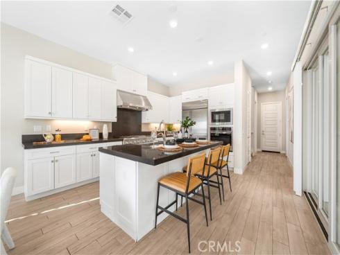 151 Scale , Irvine, CA