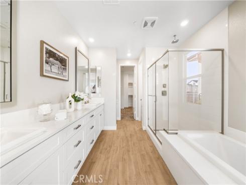 151 Scale , Irvine, CA