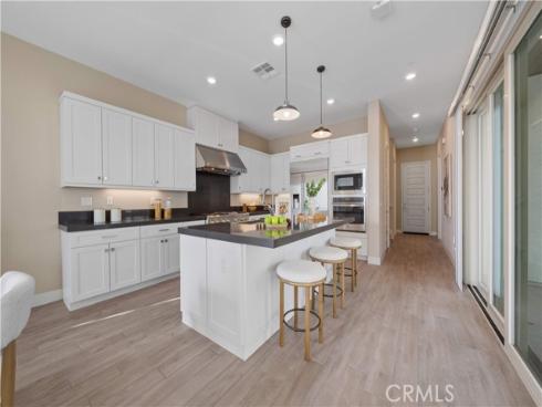 157 Scale , Irvine, CA