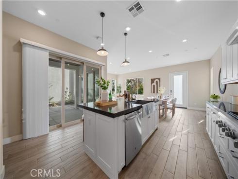 157 Scale , Irvine, CA