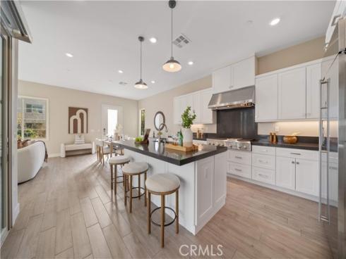 157 Scale , Irvine, CA