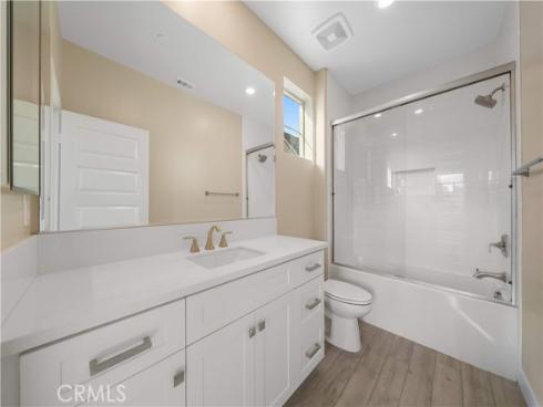 157 Scale , Irvine, CA