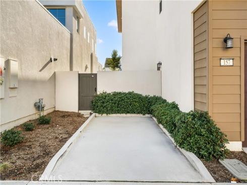 157 Scale , Irvine, CA