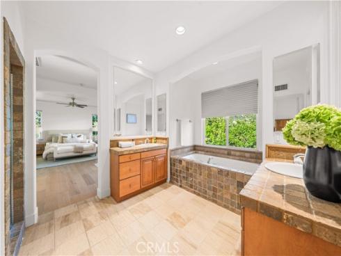 33 Modesto , Irvine, CA