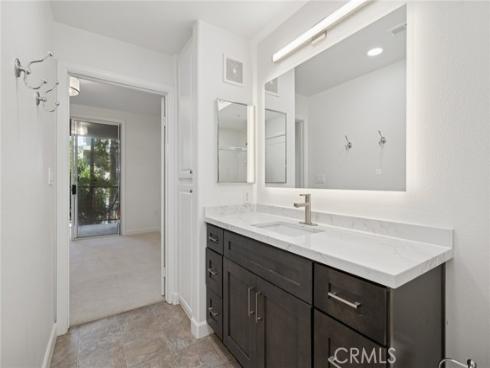 2202 Watermarke , Irvine, CA